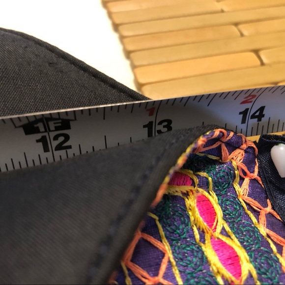 BANJARA  POM POM & TASSLED EMBROIDERED ELEPHANT & FLORAL ZIPPER PURSE / INDIA - Picture 8 of 14